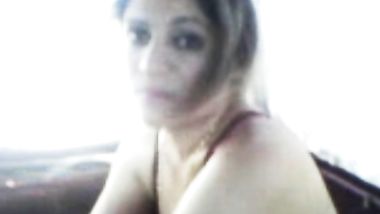 عراقية خبرة في مص الإير مع بزاز تجنن