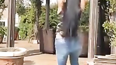 الا كوشير واحلى رقص ببنطلون جينز قافش طيازها