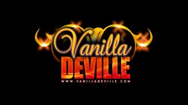 تدعك كسها لحاد ماتنزل و تقذف نافورة لبن كبيرة