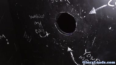 سكس نيك جامد و ساخن و فتاة تتلقى الزب خلف الستار