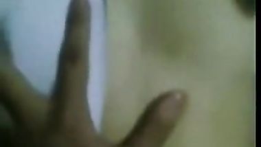 طالبة الثانوية تقلع لبس المدرسة و تتناك من حبيبها في كس