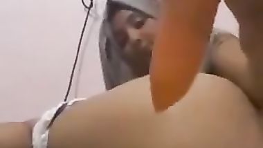 ايرانيه محجبه تزيت خرم طيزها