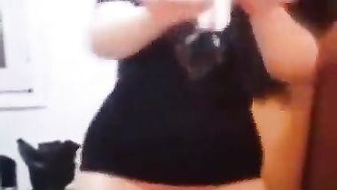 مراهق ينيك زوجة ابيه كبيرة المؤخرة الحلوة