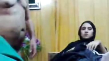 اليمنيه الدكتور زانقها علي الشزلونج