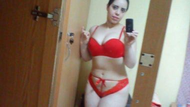 الولد ينفذ اوامر والدته