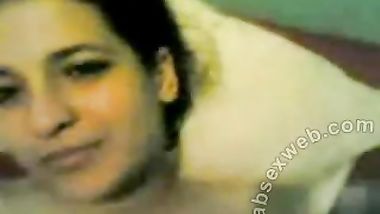 مصريه قشطه عند عشيقها