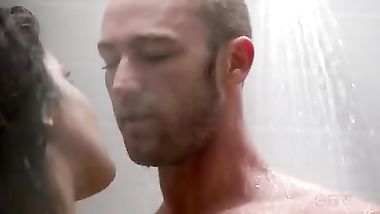 بوس مص لحس في الحمام من فيلم هندي