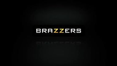 محارم المراهقة الشقية و الأب الحيحان تضبطه يستمني تمصله و يينيكها