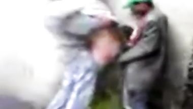 هوملس 2شحاتين اوعمال نظافه ماسكين واحده فى مقلب زباله فاشخينها نيك