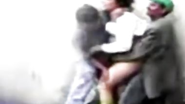 هوملس 2شحاتين اوعمال نظافه ماسكين واحده فى مقلب زباله فاشخينها نيك