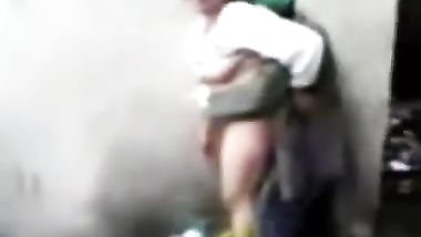 هوملس 2شحاتين اوعمال نظافه ماسكين واحده فى مقلب زباله فاشخينها نيك