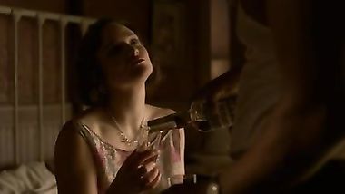 زوجة تفاجء بجوزها داخل عليها وهى بتتناك و يكملوا