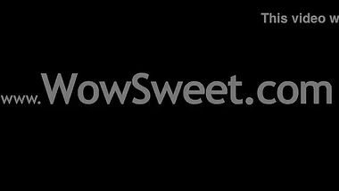 بنت مثيرة جسم ملبن اغراء بجسمها للراجل لحد مباة هيجان ومش ادر يسيتر اح