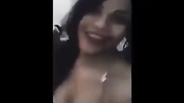 بنت شرموطه ترقص ببدله رقص داخل بيتها