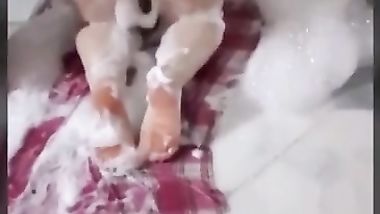 مصرية فاجرة بتقوله متحطش صابون علي زيك هيحرق كسي