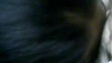 بيصور مراته الدلوعة وهى هيجانة و بتتدلع على السرير