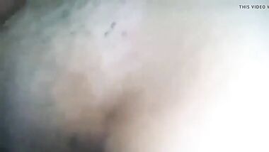 بنت كسها ضيق تتناك من واحد تخين بزبه وكسها سايح