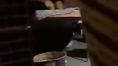 تصوير خفي لشرموطة بتتناك بعنف وهي مش واخده بالها