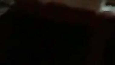 تصوير خفي لشرموطة بتتناك بعنف وهي مش واخده بالها