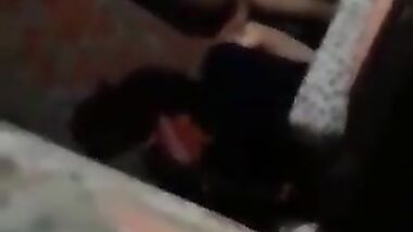 تصوير خفي لشرموطة بتتناك بعنف وهي مش واخده بالها