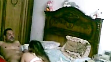 مزة بنت ناس تروح لحبيبها الشقة وتقولو وحشنى زبرك الكبير ياعمرى