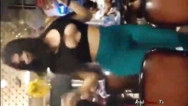 رقاصه شرموطه فى كباريه واحلى رقص شرقى