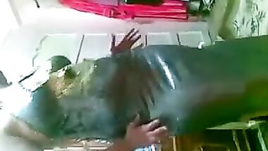 رقص شرقى جنسى ومثير فى قوضه النوم بقميص النوم