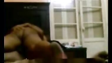 مها الشرموطه بتطلع لجارها وتقلع العبايه وشوفوا احلى نيكه واجمل جسم