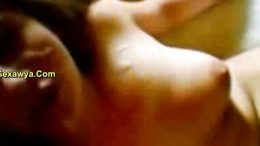 مزة فرسة ببزاز وجسم فاجر بعد ما اتناكت بتمص الزبر بمحن لحد ما جاب لبنه